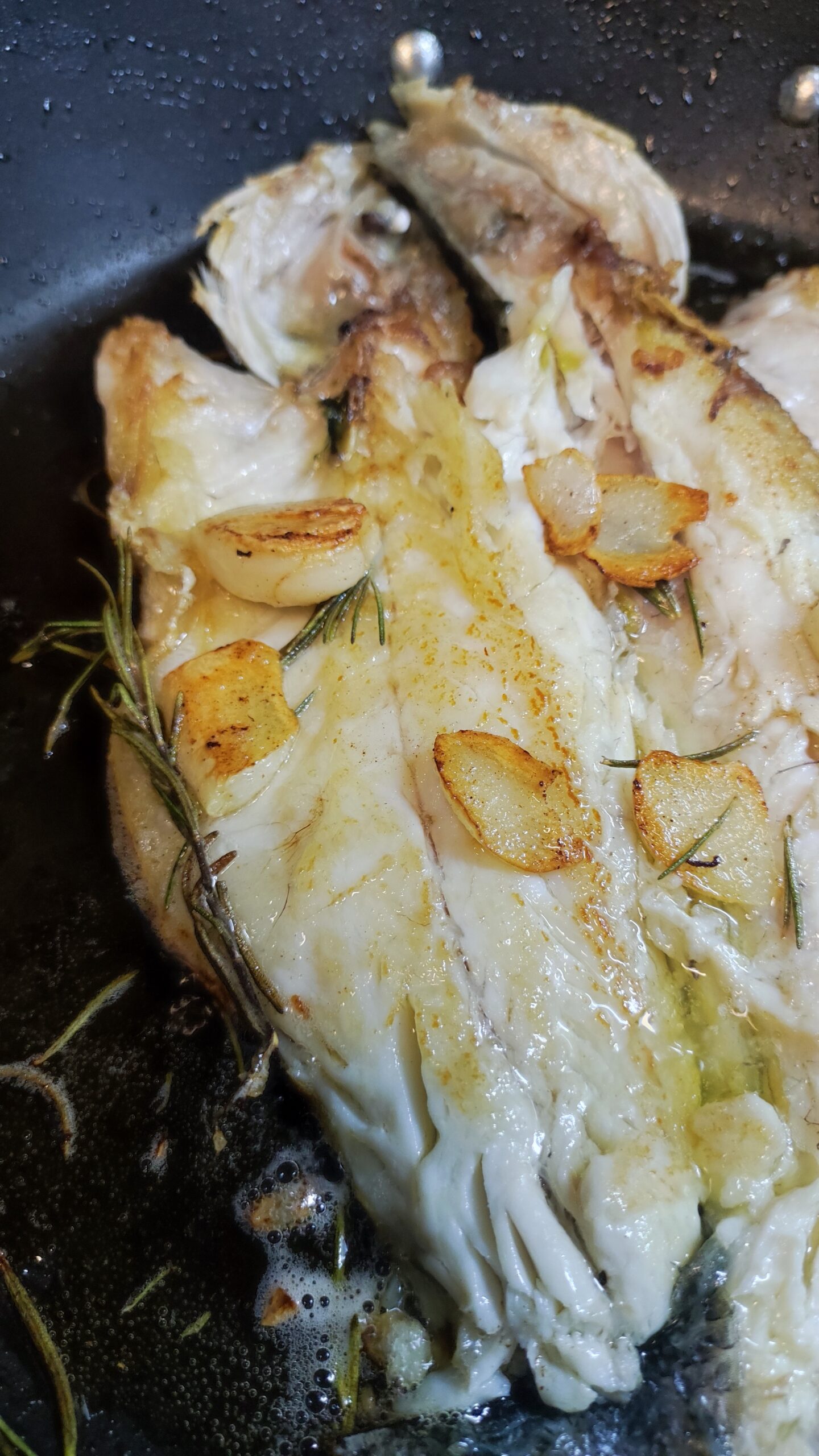 15-Minute Pan-Fried Sea Bass: Healthy Fish You Can Try at Home