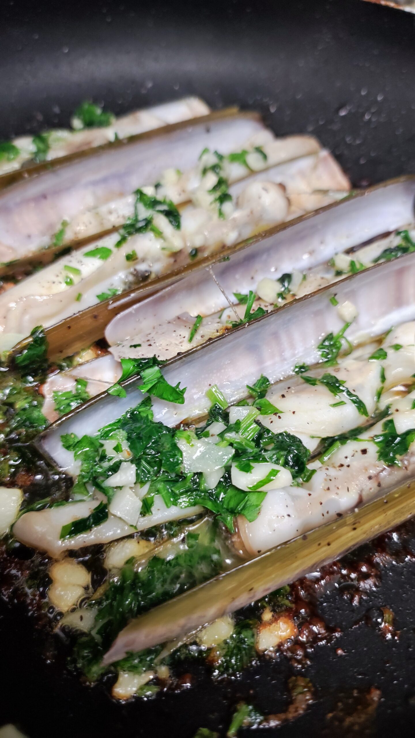 Make a Spanish-Style Razor Clam Recipe at Home in 4 Easy Steps